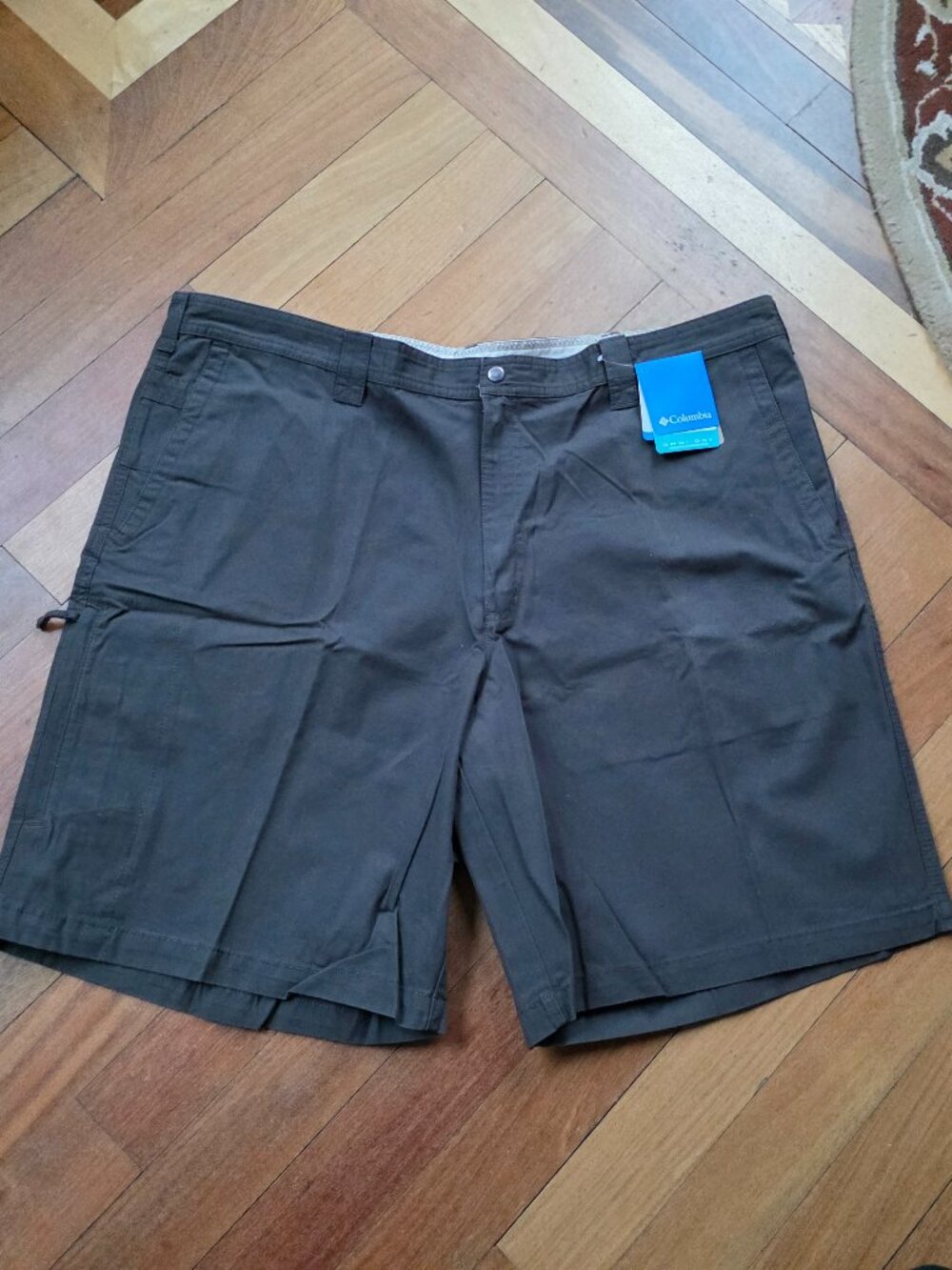 NWT Columbia Dark Gray Omni-Dry Chino Shorts Size 44